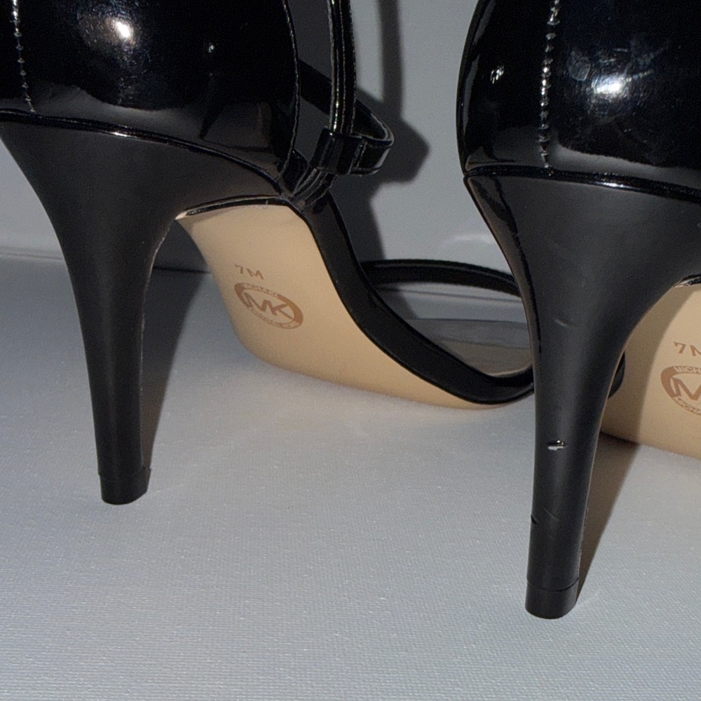 Michael Kors Black Patent Heels size 7 - Picture 6 of 16